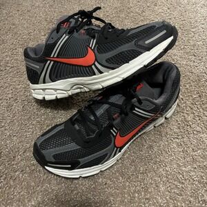 Nike Air Zoom Vomero 5 Sneakers Men 11 Black Red Running Shoes Casual FB9149-001
